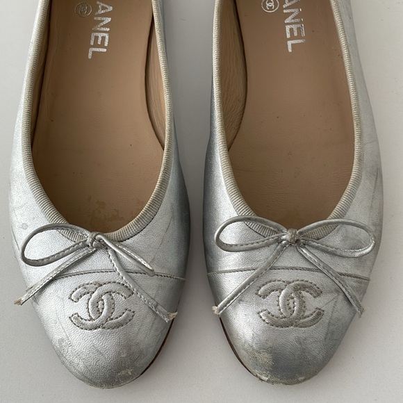 Chanel Silver Leather Ballet Flats - Picture 7 of 13